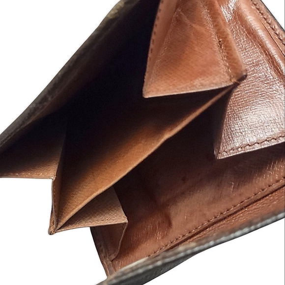 Louis Vuitton Wallet - Picture 5 of 12